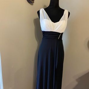 This is a DJ jazz long evening dress